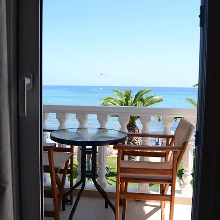 Roula Kotsonis Superior Aparthotel